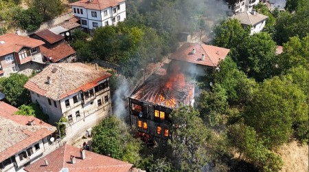 Alevlerin sard 150 yllk tarihi konak dronla grntlendi