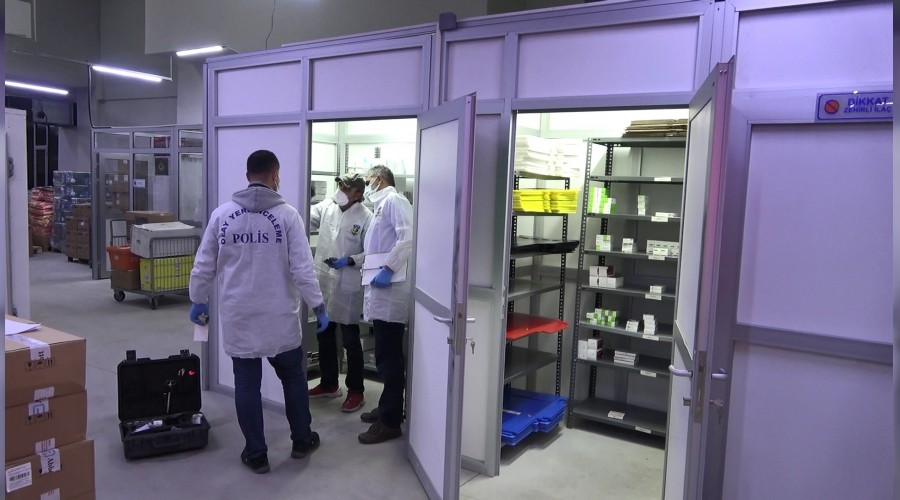 Karabkte ecza deposuna giren hrszlar 48 adet ilac ald