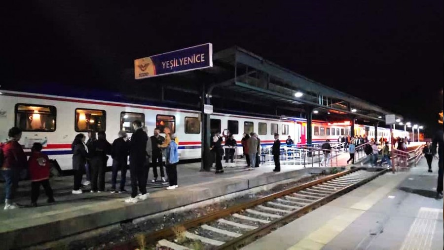 Turistik Karaelmas Ekspresi yolcular Yenice'nin doasna hayran kald