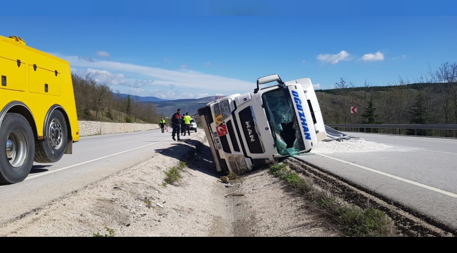 Yoldan kan tr devrildi