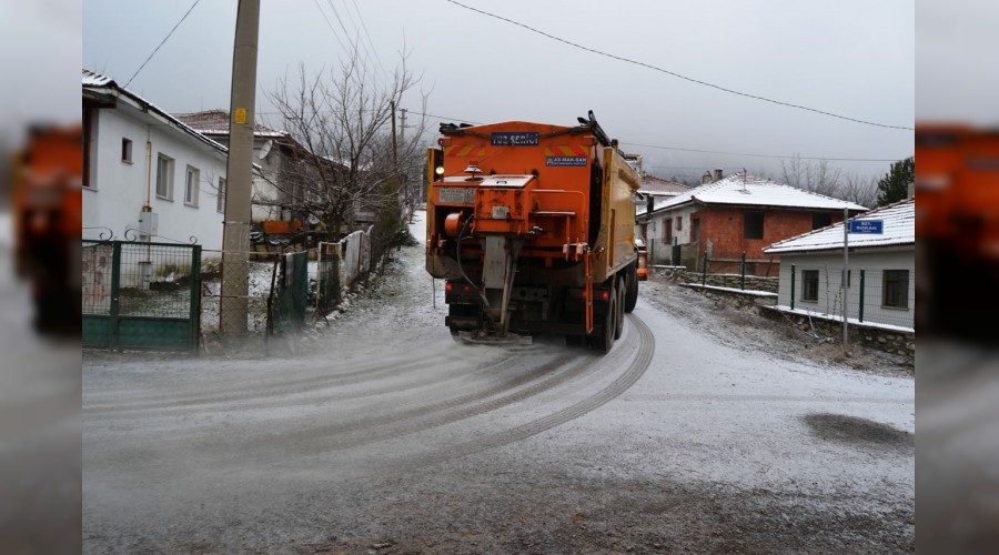 Karabk Belediyesinden Don ve Buzlanmaya Kar Tuzlama almas