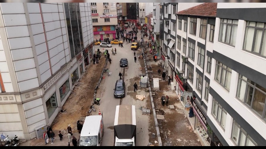 Karabkn en ilek caddelerinde yenileme almalar sryor