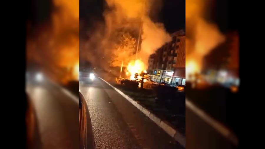 Ayd�nlatma dire�inin kablolar� alev ald�