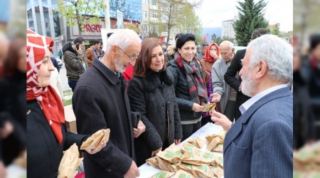 Bakan Kseden vatandalara kandil simidi