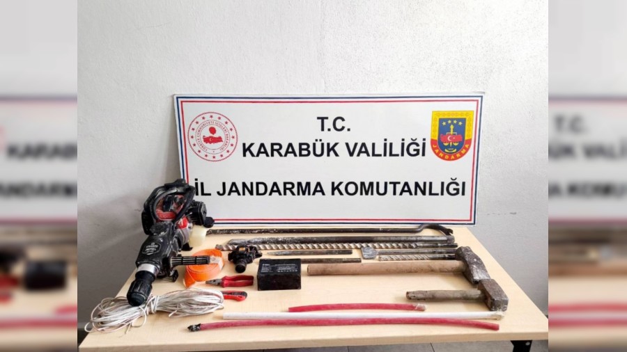 Uyu�turucu ve ka�ak kaz� operasyonunda 5 ��pheli yakaland�