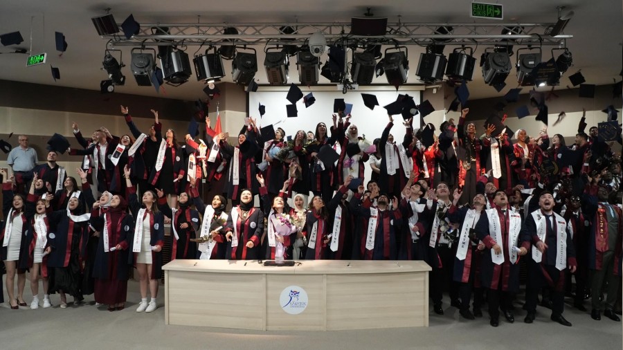 Karabk niversitesinde mezuniyet cokusu