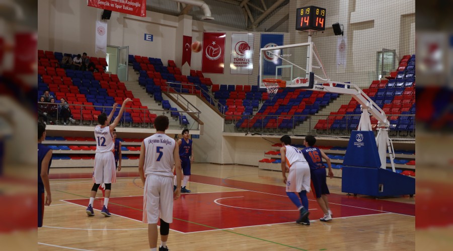 Basketbol Yldzlar Trkiye Birincilii msabakalar Karabkte balad