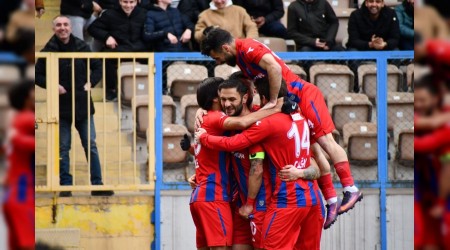 Karabk dman Yurdu liderliini srdryor