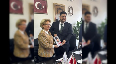 Bu lke zerinde hangi oyun oynanyorsa bu oyunun temelinde Atatrk'le kavga vardr.