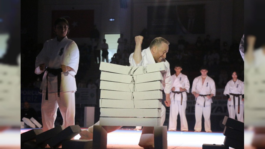 T�rkiye Kyokushin Stil Karate �ampiyonas� Karab�k'te ba�lad�