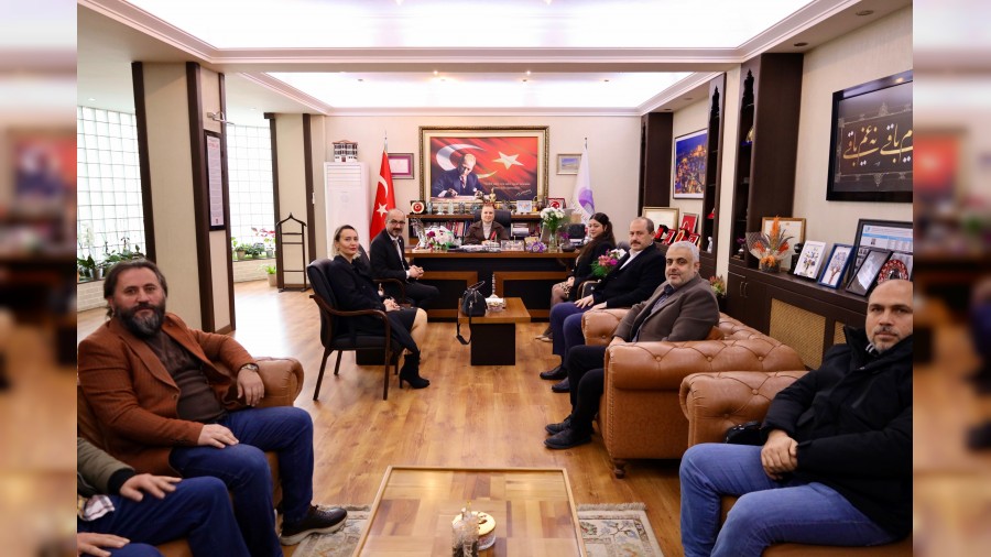 Emlak Danmanlar Birlii Bakan Tunzgr ve yeleri Kse ile grt