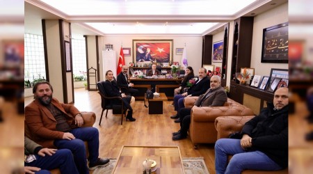 Emlak Danmanlar Birlii Bakan Tunzgr ve yeleri Kse ile grt