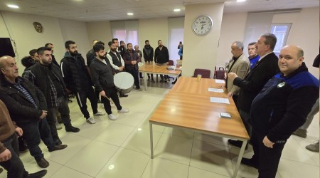 Karab�k'te 55 davulcu vatanda�lar� sahura kald�racak