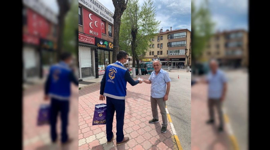 Vatandaşlara maske dağıtıldı