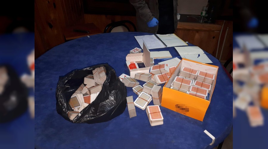 Ruhsatsız işyerini kumarhaneye çevirenlere polis baskını