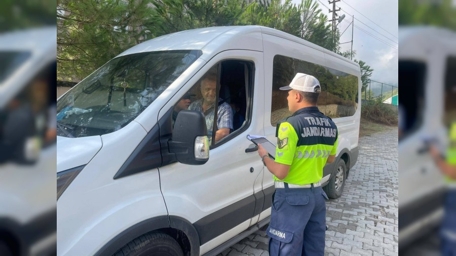 Jandarmadan okul servis aralarna denetim