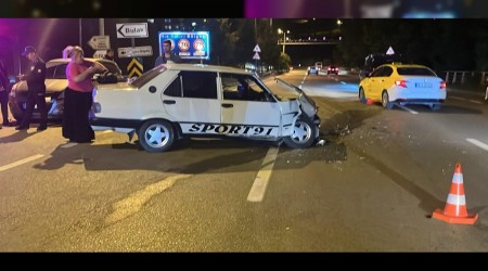 Karabk'te iki otomobil arpt: 4 yaral