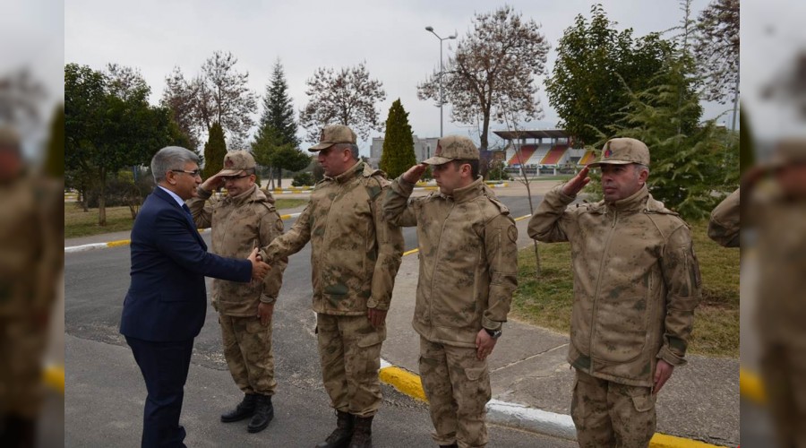 Vali Grel, 125. Jandarma Eitim Alay Komutanln ziyaret etti.