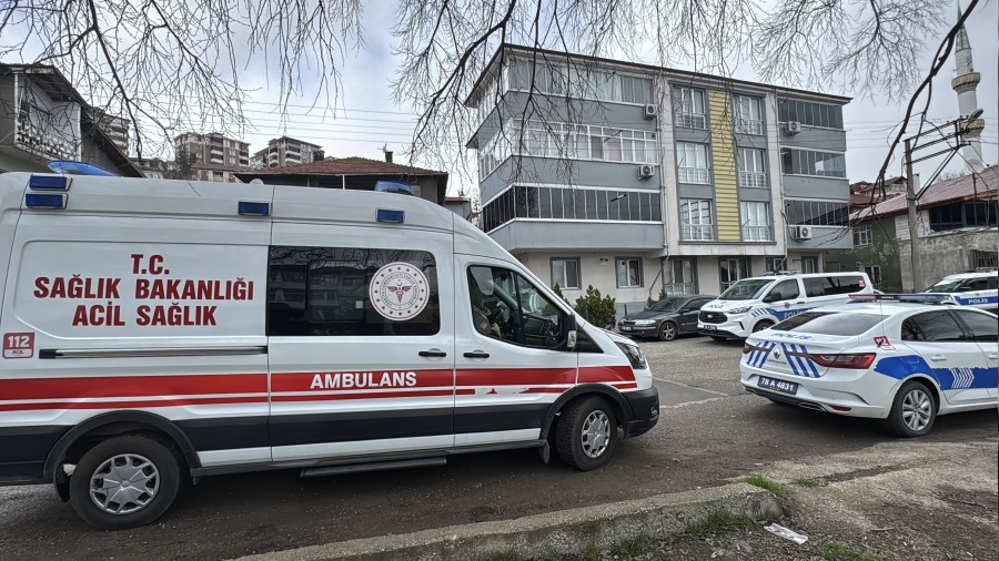 Ya�l� kad�n evinde �l� bulundu