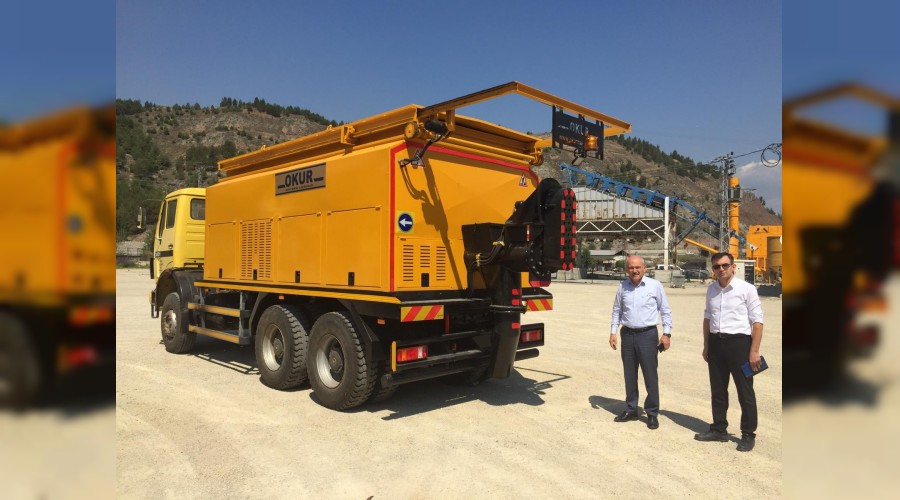 l zel dare tarafndan asfalt yama robotu alm yapld