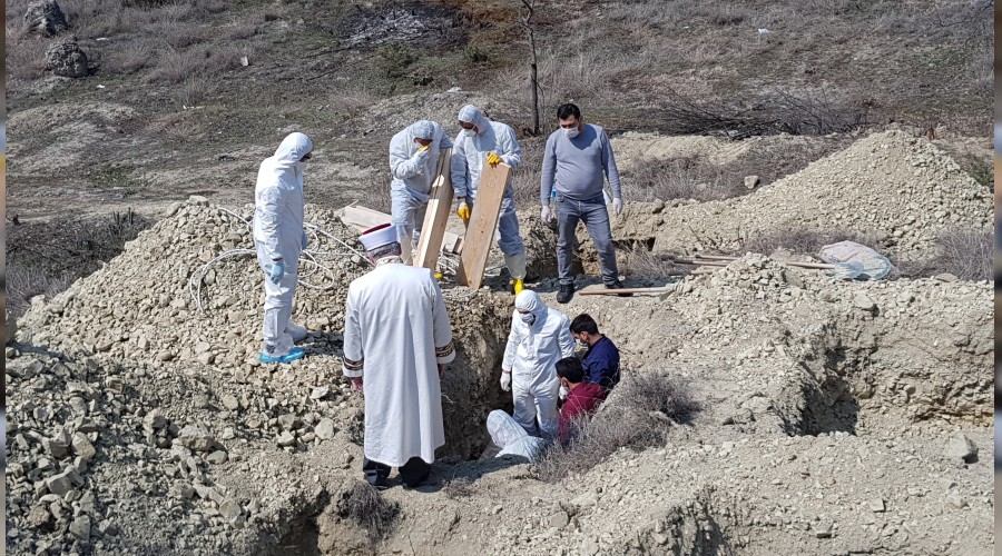 Korona Virüsten hayatını kaybeden işadamı toprağa verildi