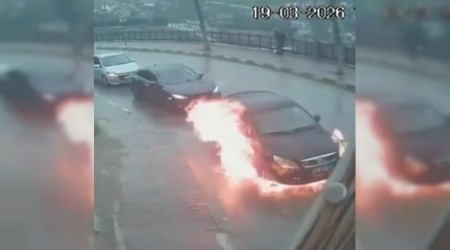 Seyir halindeki otomobil alev topuna d�nd�