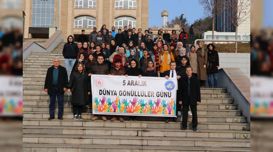 Dünya Gönüllüler Günü yürüyüşü düzenlendi
