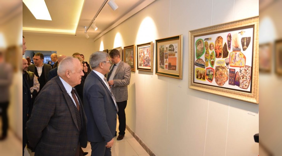 Karabk niversitesi'nde Kolaj Sergisi.