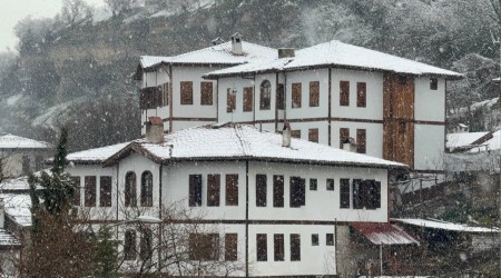 Safranbolu'da �at�lar beyaza b�r�nd�