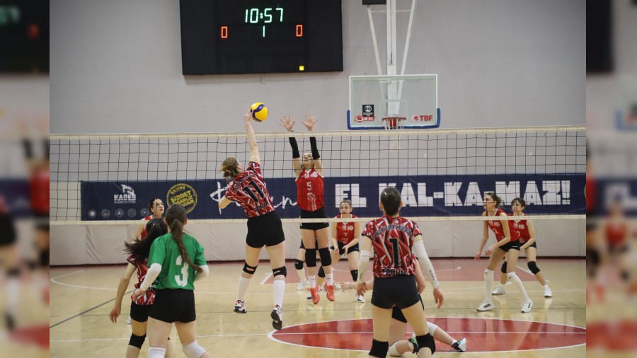 Yurt Lig Karadeniz Grup (1) m�sabakalar� Karab�k'te ba�lad�