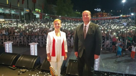 Komandolar tarihi ilçenin sokaklarını inletti