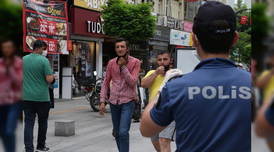 Maskeyi doru kullanmaya alyoruz