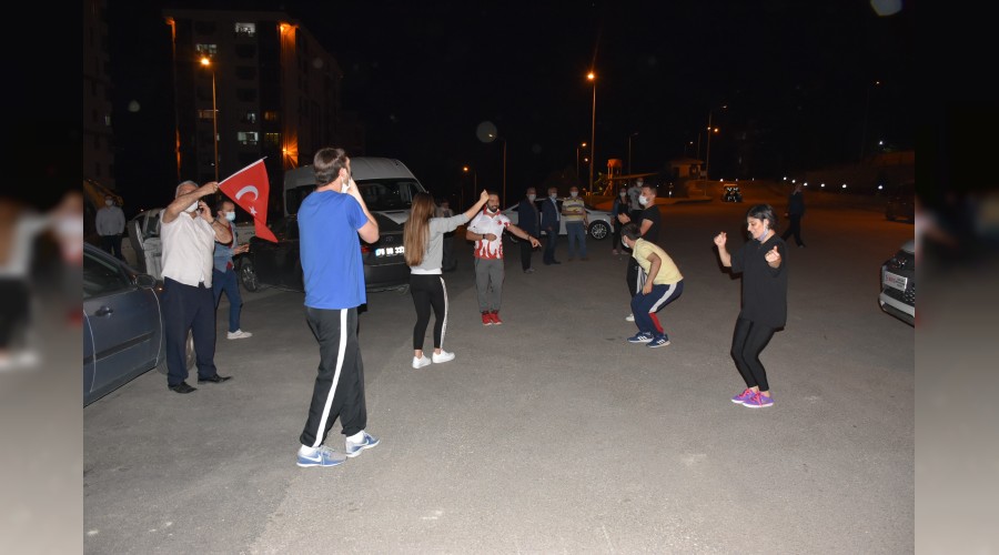 Vatandaşlar hem spor yaptı hem de doyasıya eğlendi