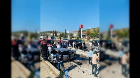 Karabk'te feci kaza: 1'i ar 7 yaral