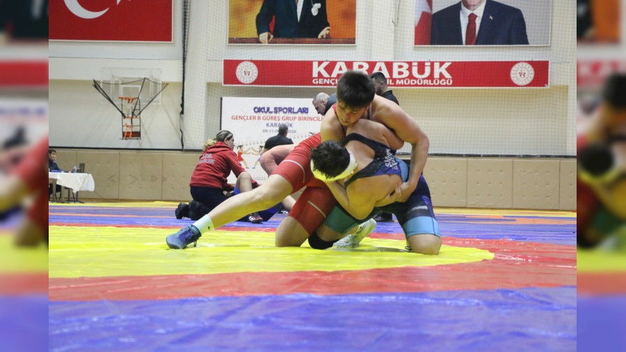 Karab�k'te Okul Sporlar� G�re� Grup M�sabakalar� ba�lad�