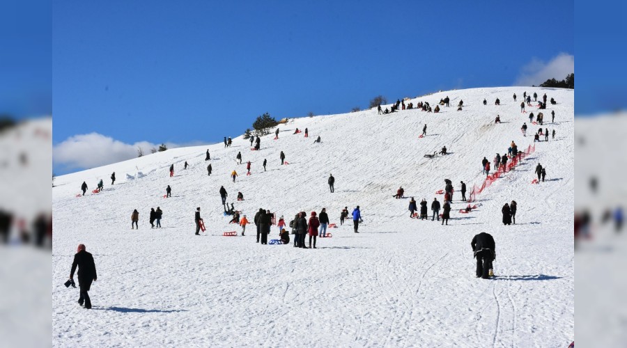 Keltepe Kayak Merkezi'nde ziyaretçi yoğunluğu