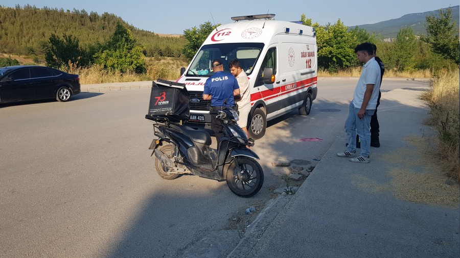 Motosiklet devrildi: 2 yaral