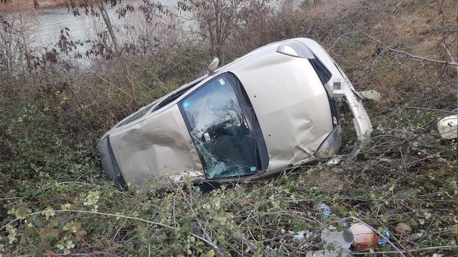 arampole uan otomobildeki retim grevlisi yaraland