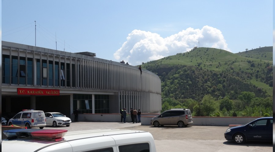 Sosyal yardımı alamadım diyerek intihara kalkıştı