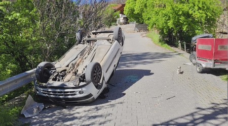 Ters dnen otomobilden yara almadan kurtuldu