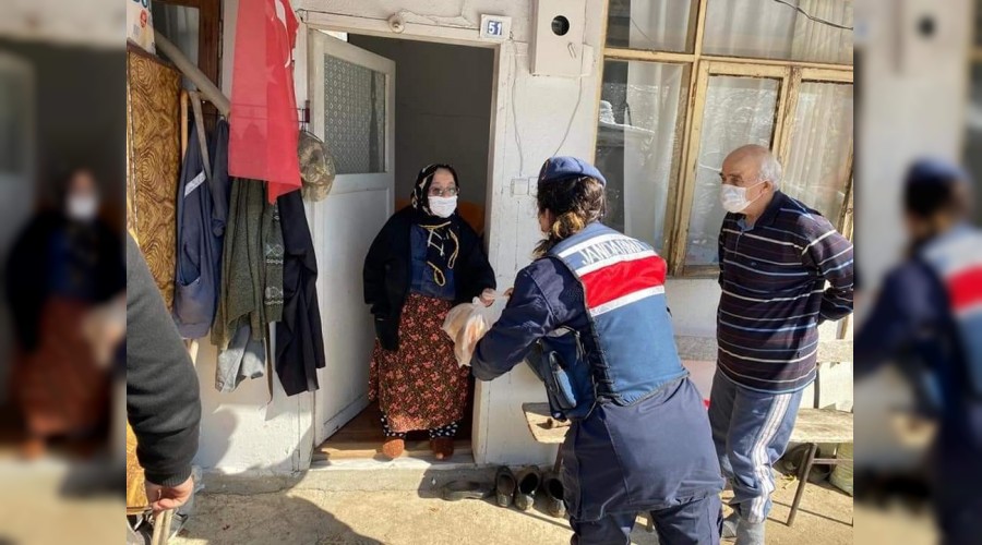 Yaşlıların ihtiyaçlarını jandarma karşılıyor