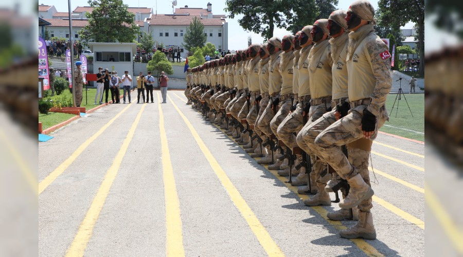 2 bin 27 komando mezun oldu