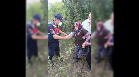 Alzheimer hastas kayp kadn Jandarma ekipleri buldu