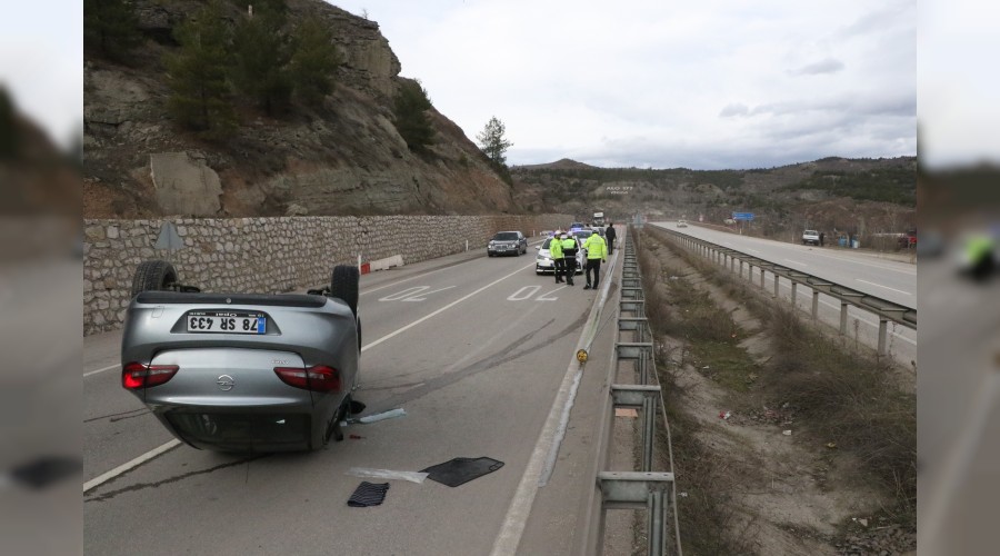 Devrilen otomobil 90 metre sürüklendi: 1 yaralı