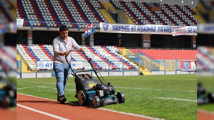 Dr. Necmettin �eyho�lu Stadyumu�nda bak�m �al��mas� ba�lat�ld�