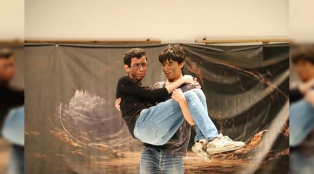 Gen�ler tiyatro sahnesinde yar��t�