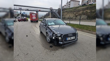 Karab�k�teki kazalarda 2 ki�i yaraland�