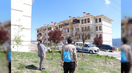 Karantinadaki torunlaryla uzaktan gzyalaryla hasret giderdi