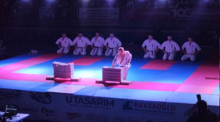 Trkiye Kyokushin Stil Karate ampiyonas'nn seremonisi yapld