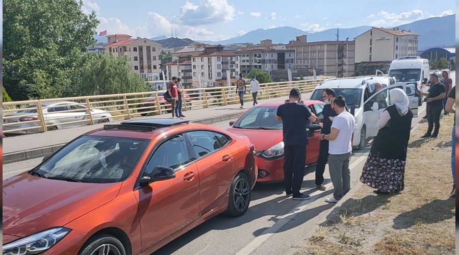 4 aral zincirleme kaza: 2 yaral